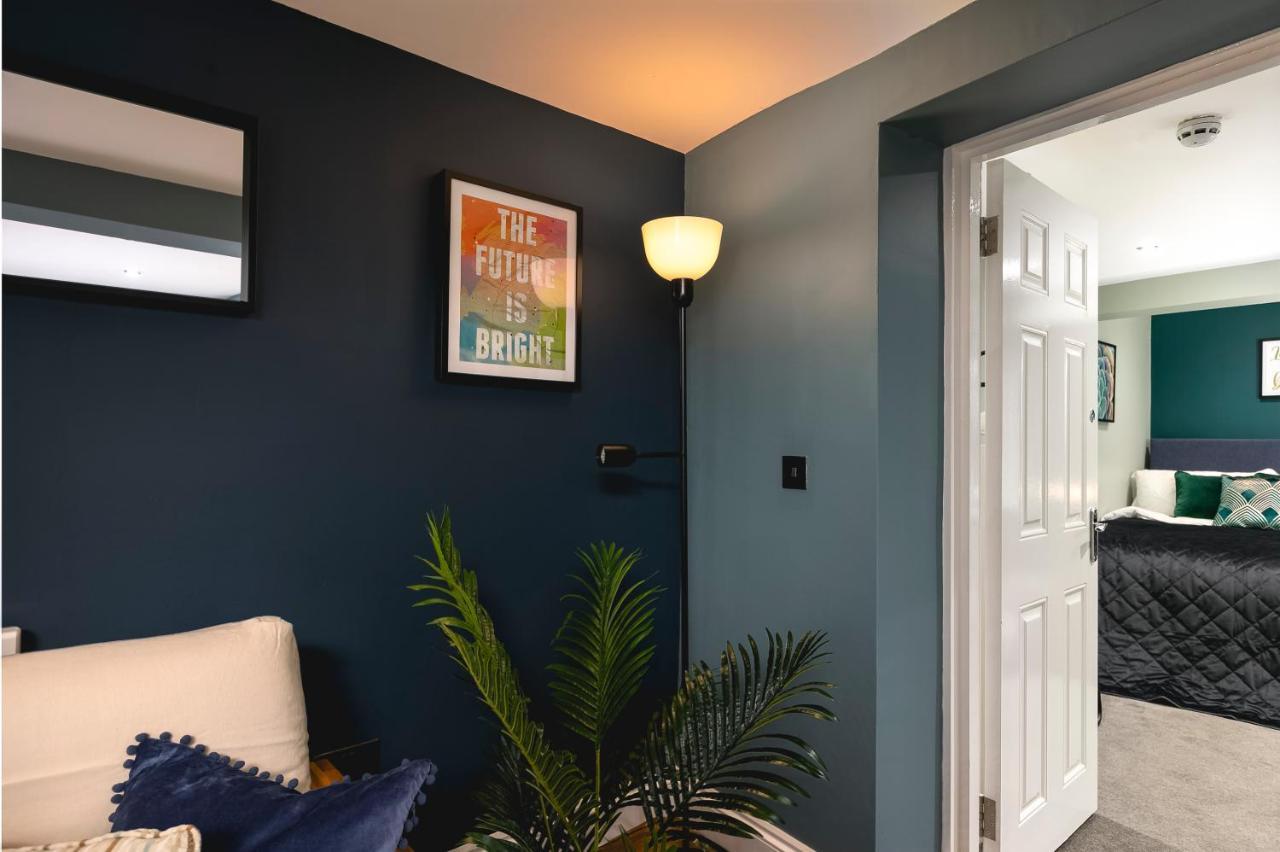 Beach 2br Ap With Patio * Hove